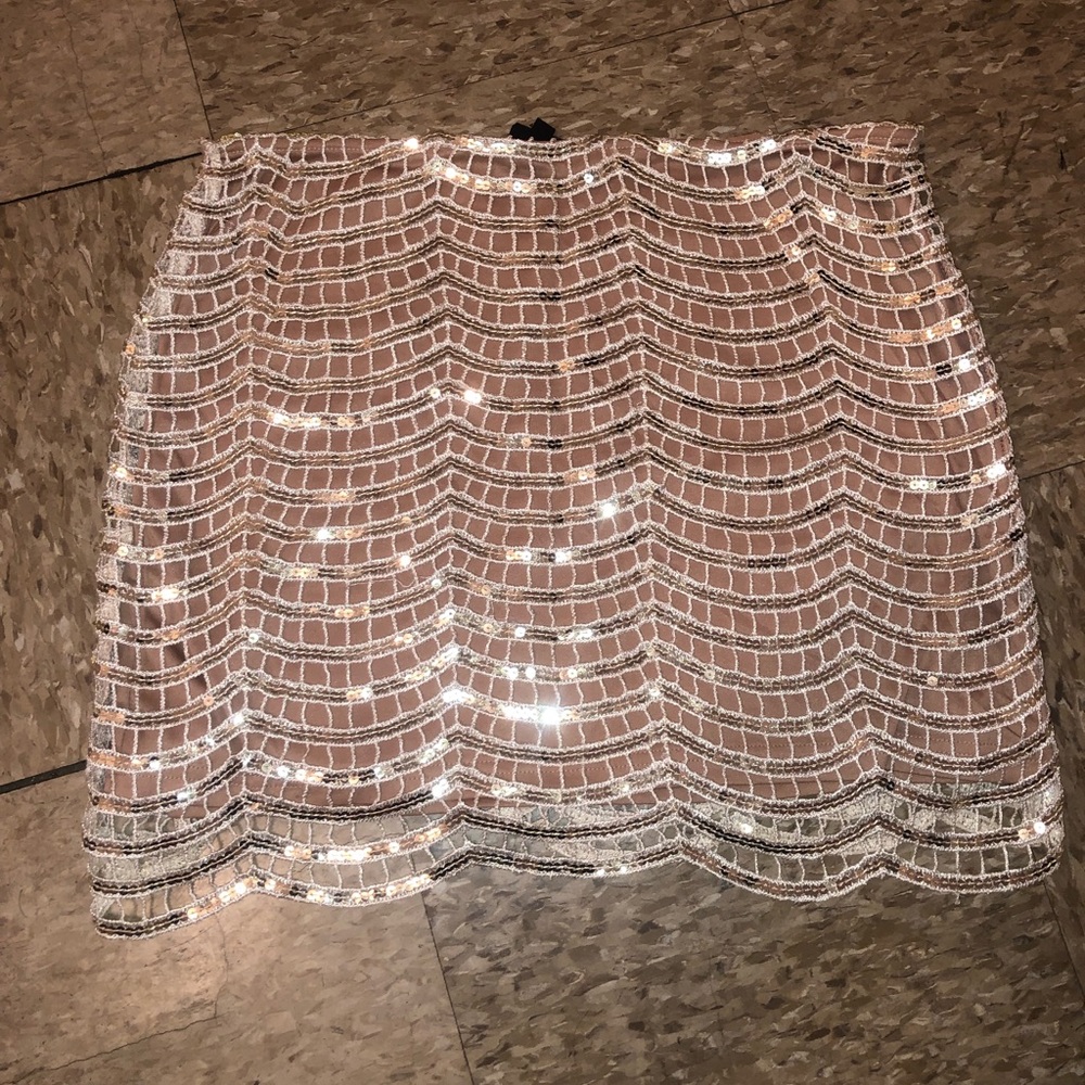 Woman’s sequin Miniskirt - Picture 2 of 7